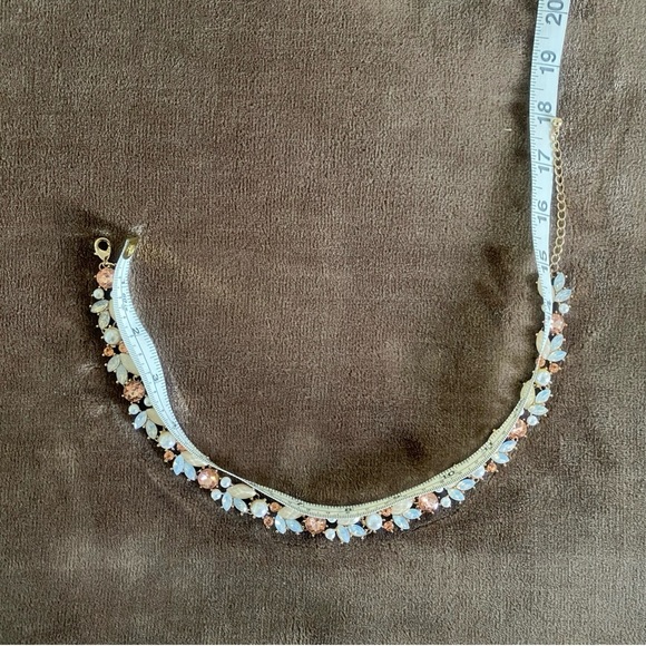 (NWOT) Statement Necklace - Picture 3 of 6